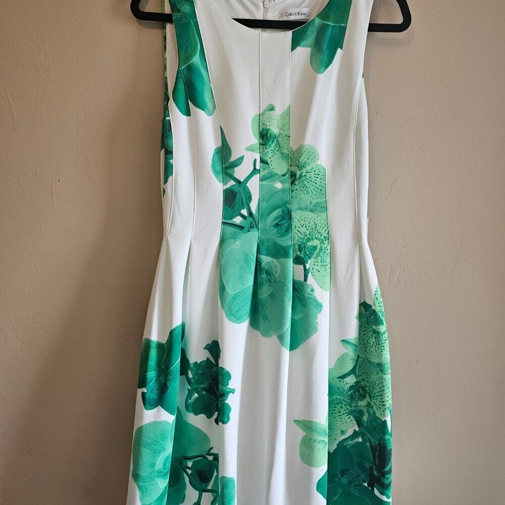 Calvin Klein white with floral pattern Print Sleeveless Women’s sz 8 Dress NWT - Picture 2 of 5